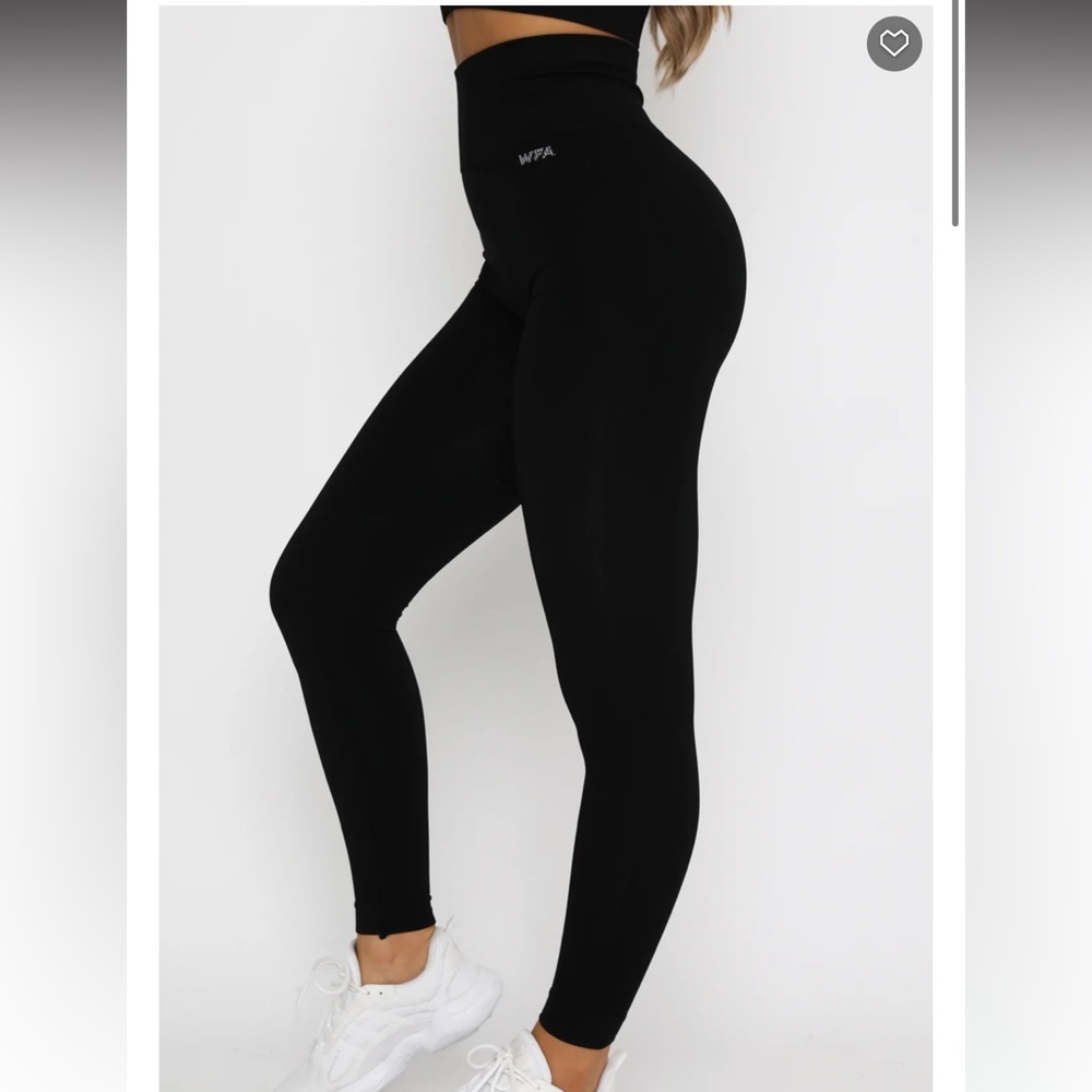 White fox Boutique seamless high waisted leggings XS brand new with tags